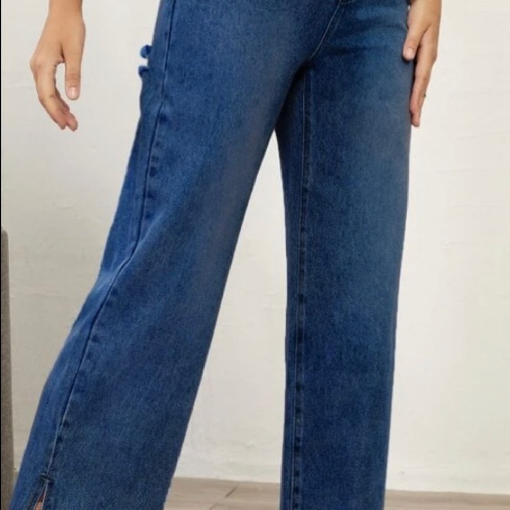 Stylish - Picture 2 of 3